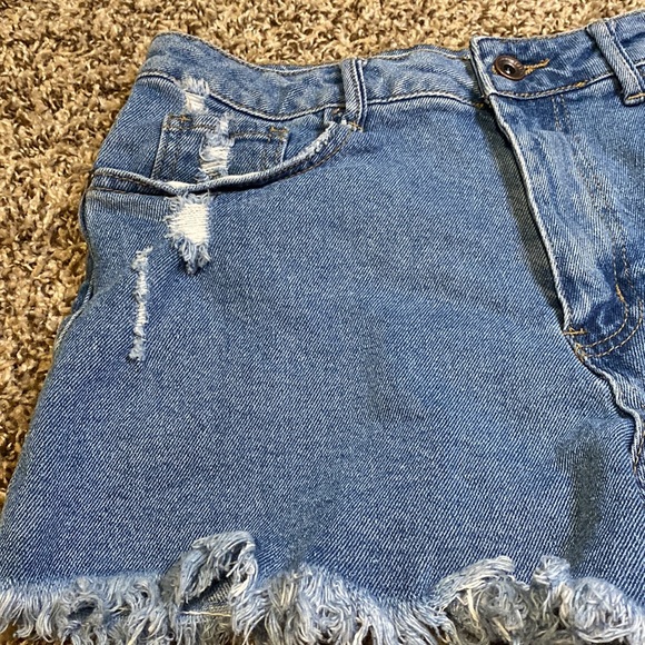 distressed denim shorts - Picture 3 of 6